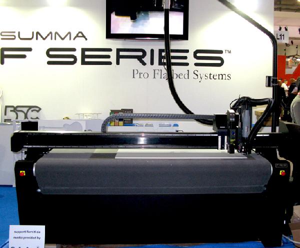 Фрезерный модуль для планшетной режущей системы Summa F Series.