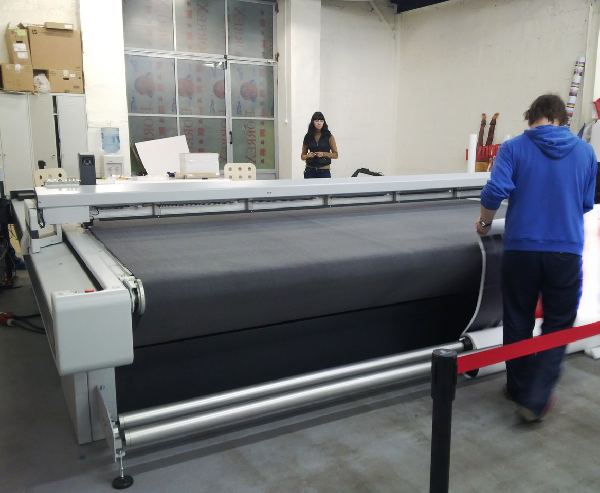 Режущий плоттер Zund G3 XL-3200 в типографии полного цикла «Шико Дизайн»