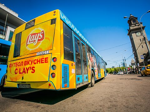 Фото 5 работы «Футбол вкуснее с LAY`S !»