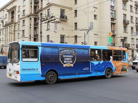 Фото 4 работы «Hammerite раскрасил городские автобусы»