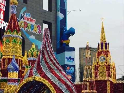 Фото 4 работы «Kinder Surprise. Возвращение бегемотиков. Брендирование ТРЦ Европейский»
