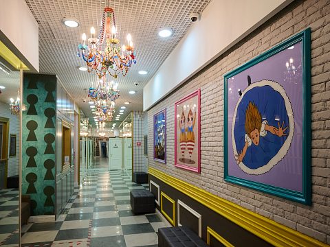 Фото 2 работы «Комплексное оформление интерьера ресторана "Зазеркалье"»
