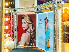 Оформление островного пространства для BOBBI BROWN, изготовитель ActiveDesign