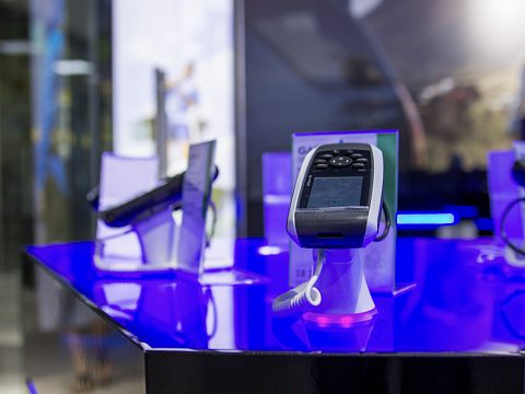 Фото 4 работы «Оформление фирменного магазина Garmin»