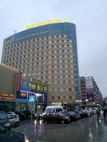 Гостиница «East Gate Hotel», изготовитель Энтузиаст-Реклама