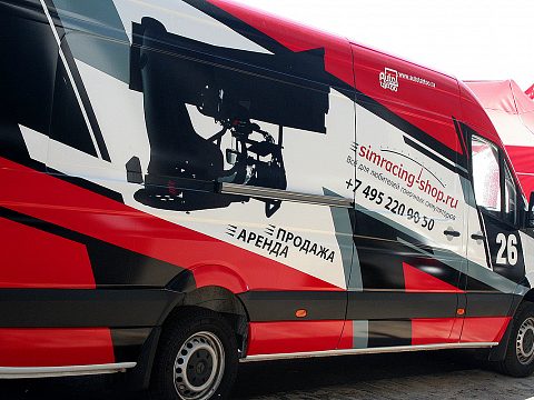 Фото 3 работы «Брендирование промоавтомобиля для компании "Simracing" — все для любителей гоночных симуляторов»