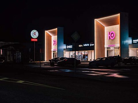 Фото 9 работы «Комплексное оформление входной группы Торгового Центра "ЮБИЛЕЙНЫЙ"»