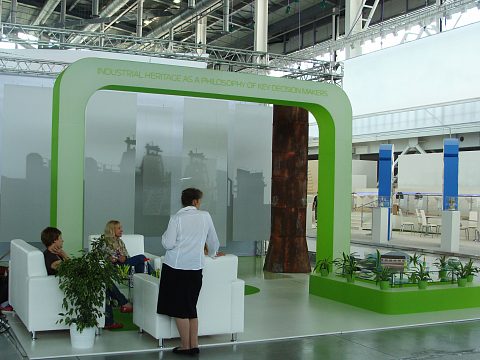 Фото 2 работы «Выставочная экспозиция»