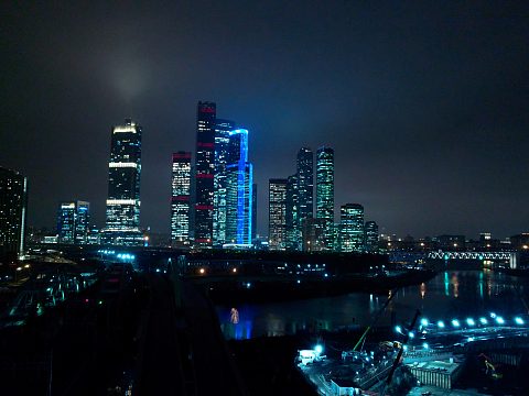 Фото 3 работы «Система светодинамического оформления центрального офиса "ВТБ"»