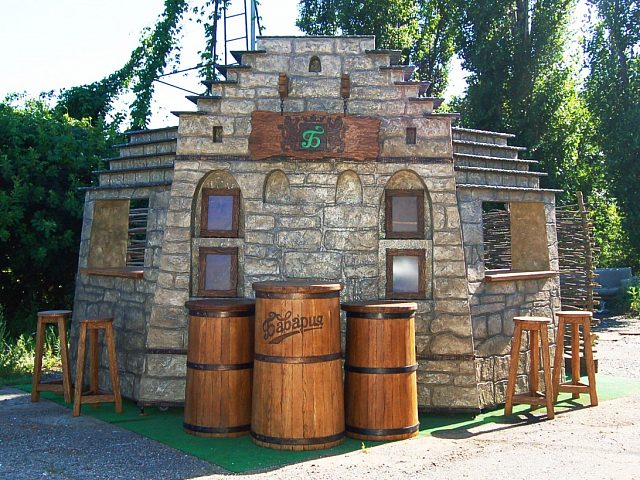 Пивоваренный завод «Бавария» г. Сочи, изготовитель Грифон-Реклама