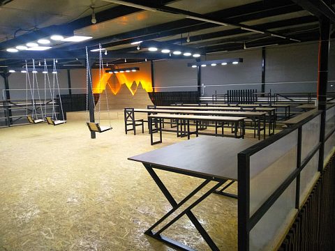 Фото 4 работы «Комплексное оформление интерьера молодежной  Библиотеки ВИЛЮЙСКАЯ МЦБС МКУ»
