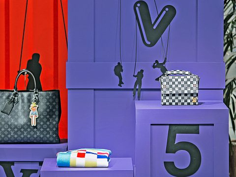 Фото 6 работы «Оформление бутика LV ЦУМ»