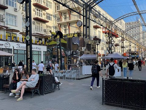 Фото 4 работы «Арт-объект куб "Невидимка" на ул.Вайнера»