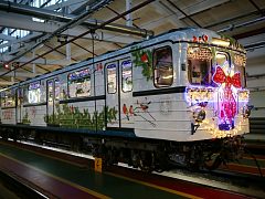 Брендирование новогоднего поезда московского метрополитена