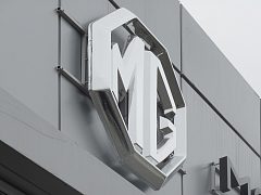 Комплексное оформление фасада автосалона «MORRIS GARAGES»