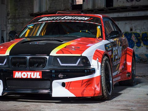 Фото 5 работы «Брендирование для гоночной команды "Fenix racing"»