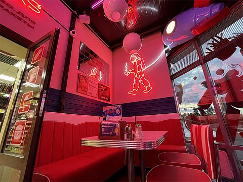 Фото 5 работы «Хотдожная Rockets DINER, г. Чита»