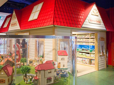 Фото 3 работы «Оформление торгового зала Sylvanian Families в виде Большого дома ("Детский мир" на Лубянке)»