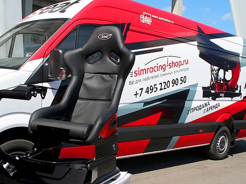 Фото 4 работы «Брендирование промоавтомобиля для компании "Simracing" — все для любителей гоночных симуляторов»
