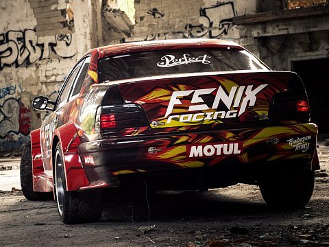 Фото 4 работы «Брендирование для гоночной команды "Fenix racing"»