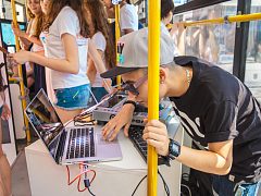 Музыкальный автобус Hitster.FM — фото 3, изготовитель Transit media group