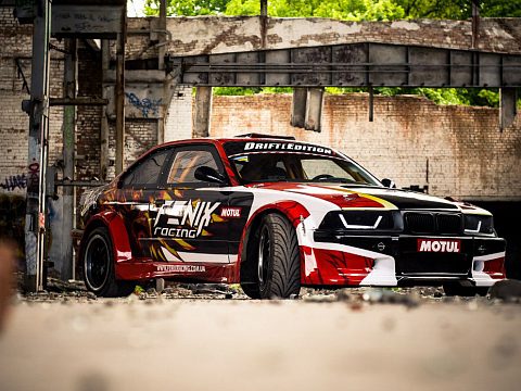 Фото 6 работы «Брендирование для гоночной команды "Fenix racing"»