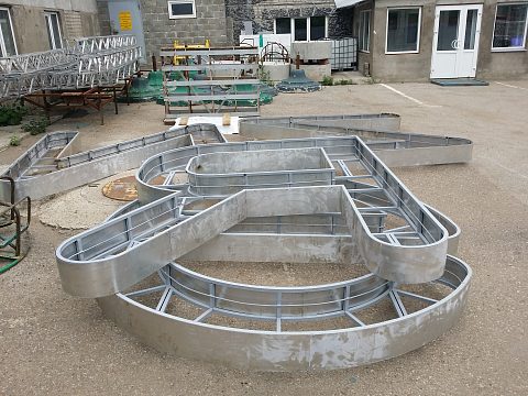 Фото 3 работы «Оформление фасадов МФК "ЯЙ" световыми коробами и объёмными буквами высотой 3м и 5,5м.»