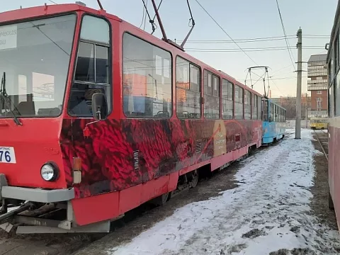 Фото 4 работы «Вязаная история на рельсах»