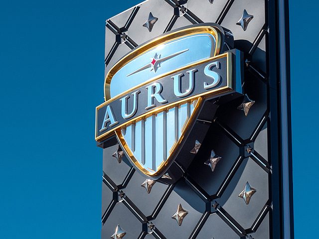 AURUS оформление производственного корпуса, изготовитель Неон-арт