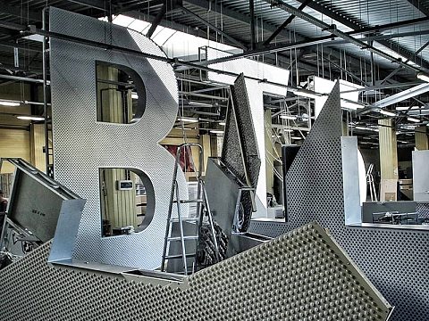 Фото 5 работы «Фасадная вывеска ВТБ АРЕНА»