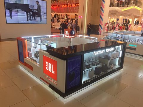 Фото 3 работы «Островной магазин JBL»