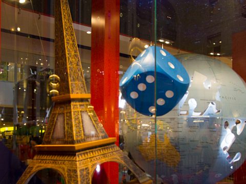 Фото 4 работы «Объемная витрина Ravensburger для «Детского мира» на Лубянке»