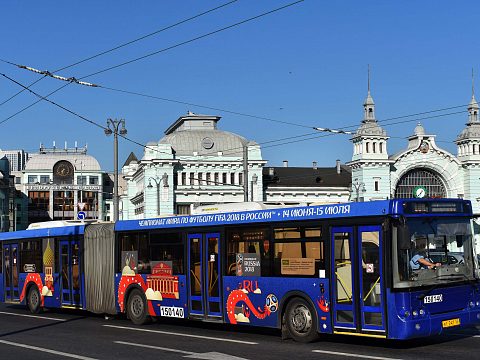 Фото 3 работы «Оформление общественного транспорта к чемпионату мира по футболу»