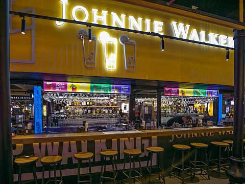 Фото 3 работы «Оформление бара Johnnie Walker фудкорта Вокруг Света»