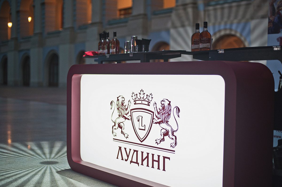 ПРОМО-СТОЙКИ ДЛЯ ВЫСТАВОЧНЫХ И PR МЕРОПРИЯТИЙ, изготовитель ИНФИНИТИ
