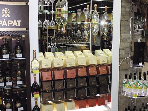 Шкаф Ruinart 250 лет — Энтузиаст-Реклама