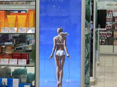 Оформление входной группы, вывеска и витрины салона DEGAL — фото 4, изготовитель ARTEXPRESS