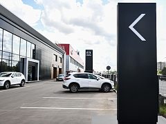 Мазда. Оформление автосалона — фото 6, изготовитель Компания Икстрим