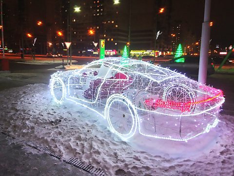 Фото 4 работы «Световая 3D инсталляция "Porsche 911 Carrera GTS"»