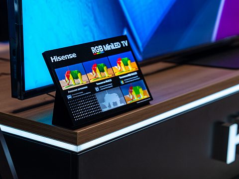 Фото 4 работы «Комплексное оформление магазина Hisense»