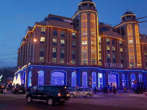 Фото 2 работы «Новогоднее оформление ТДЦ "Новинский"»