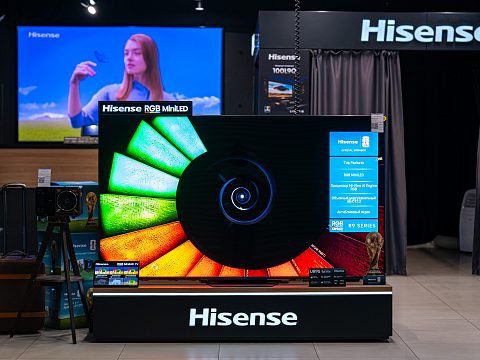Фото 2 работы «Комплексное оформление магазина Hisense»