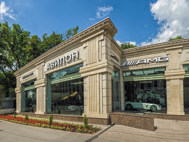Автосалон Мерседес в центре Москвы, изготовитель Компания Икстрим