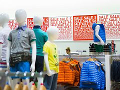 Оформление магазина UNIQLO в ТРЦ МЕГА Химки — фото 4, изготовитель ActiveDesign