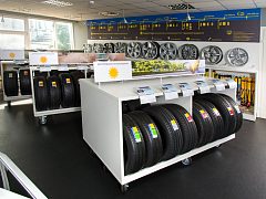 Комплексное оформления шинных центров Michelin и TYREPLUS — фото 3, изготовитель ReSeM (Ресем)