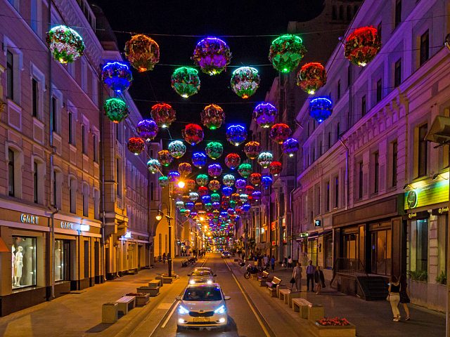Цветочное небо на улице Большая Дмитровка, Москва, изготовитель Мастерская Городских Решений