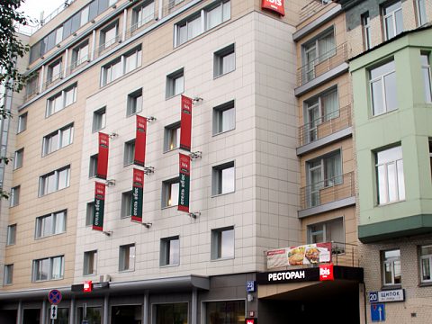 Ребрендинг Отель "Ибис" (оформление фасада, крышная установка) — ЛазерСтиль