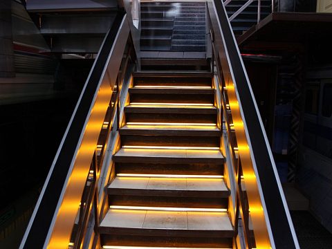Фото 3 работы «Станция Метро»