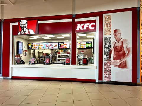 Оформление ресторана KFC в ТЦ «Ашан» — Компания Икстрим