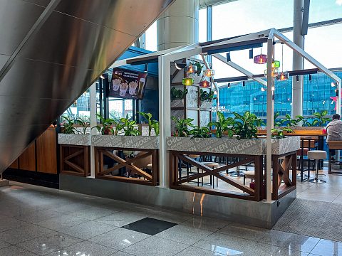 Фото 2 работы «Ресторанный дворик ChickenHouse в аэропорту Домодедово»